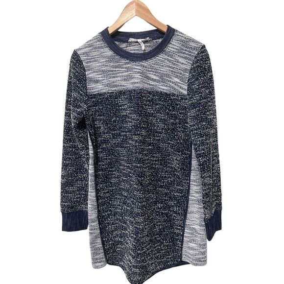 BCBGeneration Colorblock Women Dark Navy White 3d Textured Knit Sweater Dress S - Picture 3 of 13